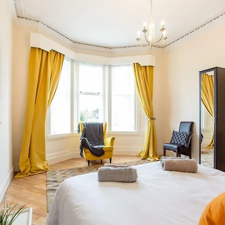 Lomond Serviced Apartments- Hydro House Holiday home