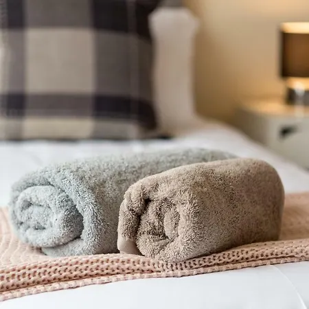 Tatil Evi Lomond Serviced Apartments- Hydro House