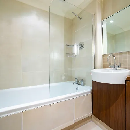 Redstone Otel 3*