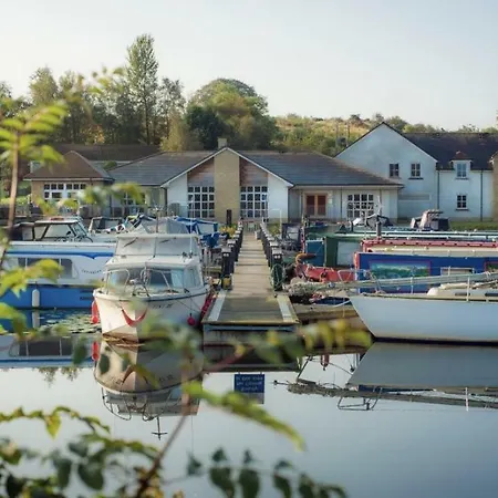 Hotel The Boat House