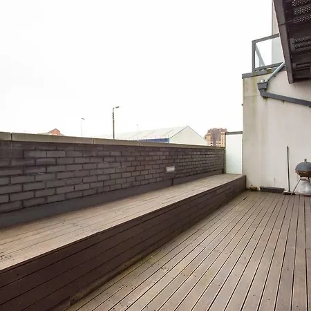Bright Riverside Apt. W/ Terrace *
