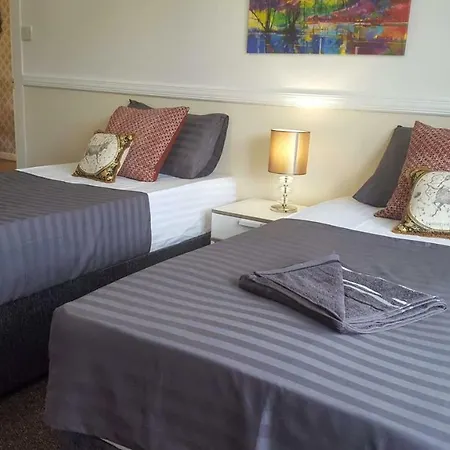 Dragon - Muirdrum House 3 Bedroom