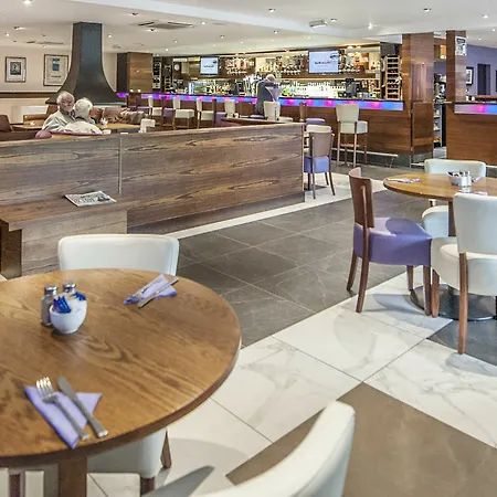 Parklands & Country Club