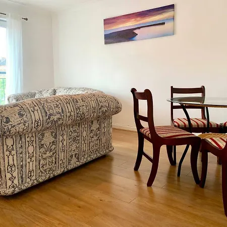 2 Bedroom Dennistoun Apartment With A Balcony Glasgow