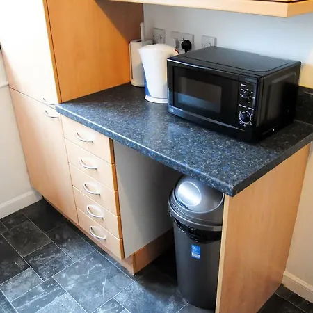 Apartment 2 Bedroom Dennistoun Apartment With A Balcony Glasgow