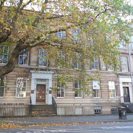 West End - Stunning, Spacious, 3 Bedroom, Main Door Flat With Private Parking Glasgow
