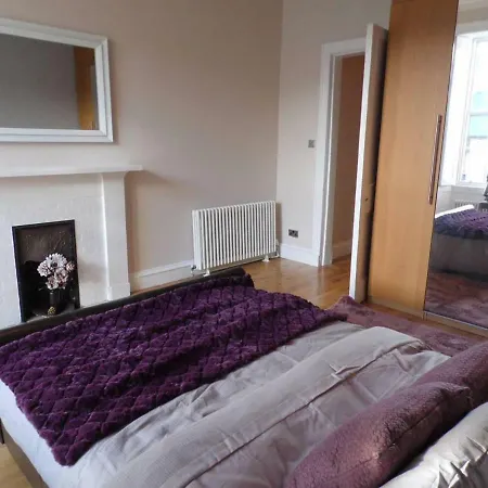 West End - Stunning, Spacious, 3 Bedroom, Main Door Flat With Private Parking Apartment Glasgow