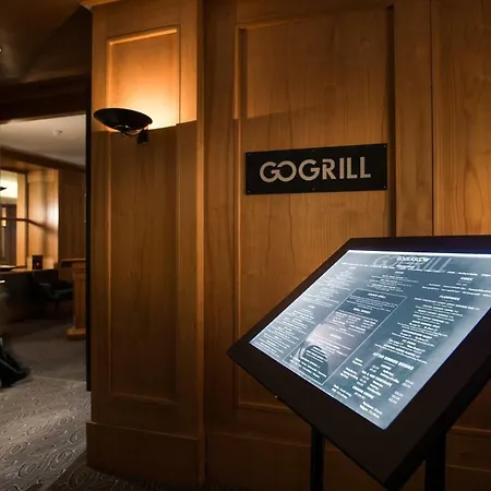 West By Compass Hospitality ホテル 3*