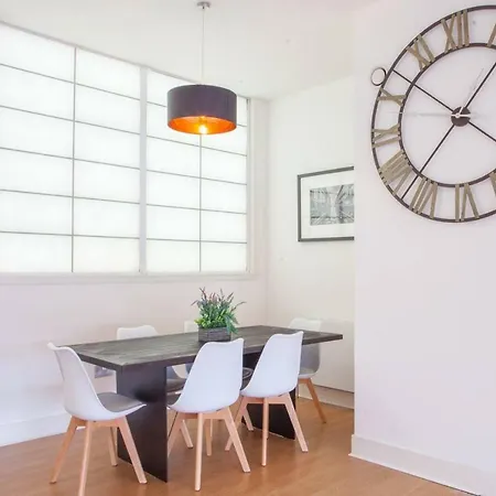 Luxury City In Ideal Central Location Apartment *