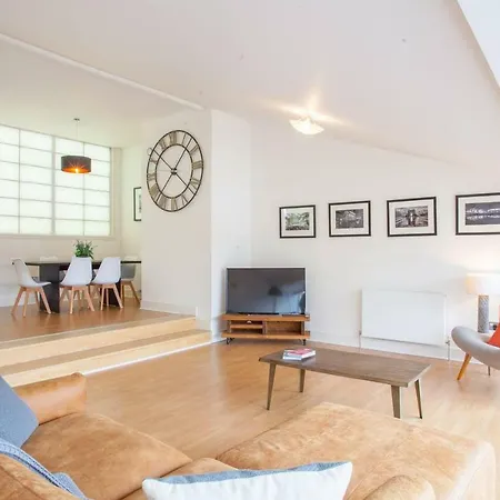 Luxury City In Ideal Central Location Glasgow
