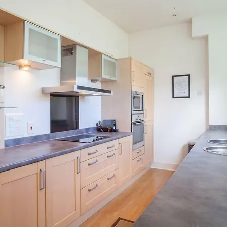 Luxury City In Ideal Central Location *