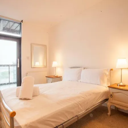 Stunning Flat With Huge Balcony And River View Appartamento Glasgow