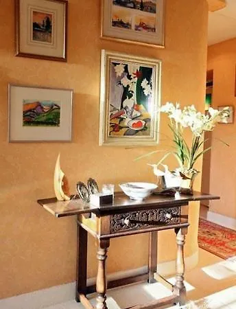Finglen House Bed & Breakfast