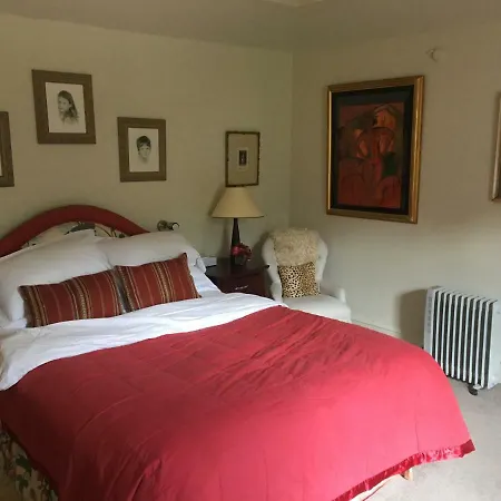 Finglen House Bed & Breakfast