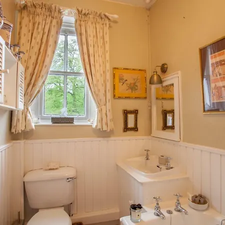 Bed & Breakfast Finglen House 3*