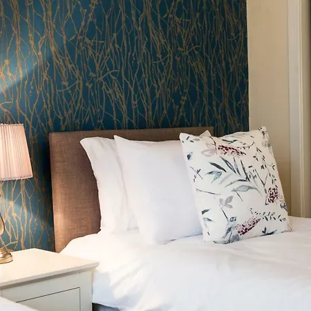 Lomond Serviced Apartments- Emirates