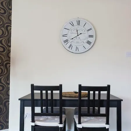 Lomond Serviced Apartments- Emirates Apartment