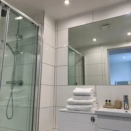Principal - Clyde Waterfront Apartment