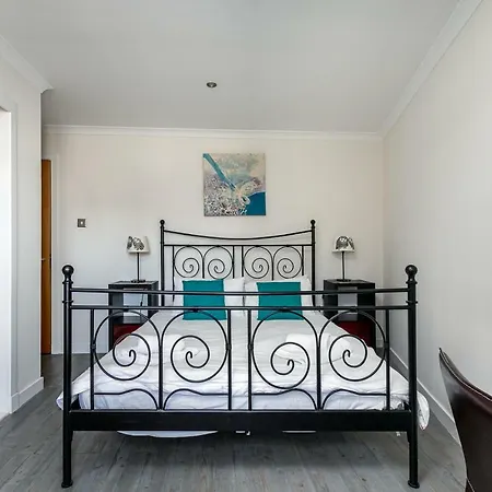 3 Bedroom Hillhead, With Balcony And Roof Garden Apartment Glasgow