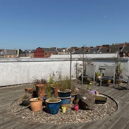 3 Bedroom Hillhead, With Balcony And Roof Garden Apartment