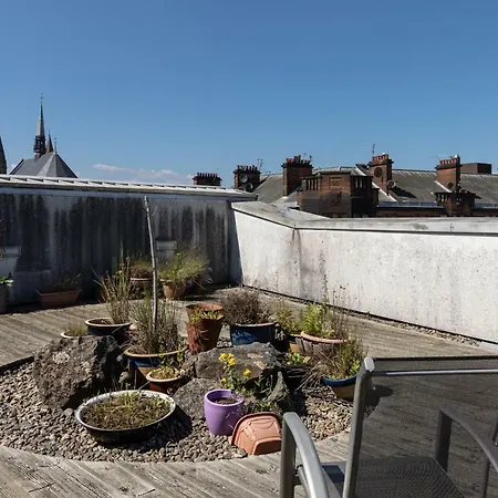 3 Bedroom Hillhead, With Balcony And Roof Garden * Glasgow