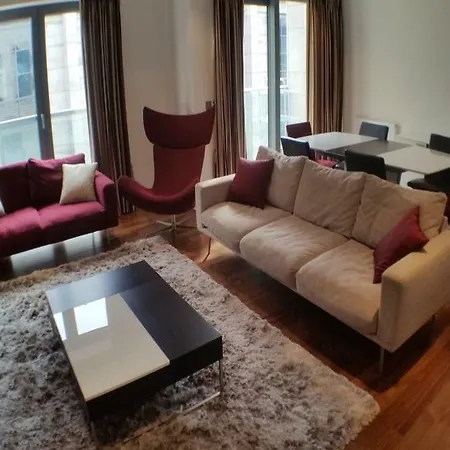 Buchanan Street 3 Bedroom *