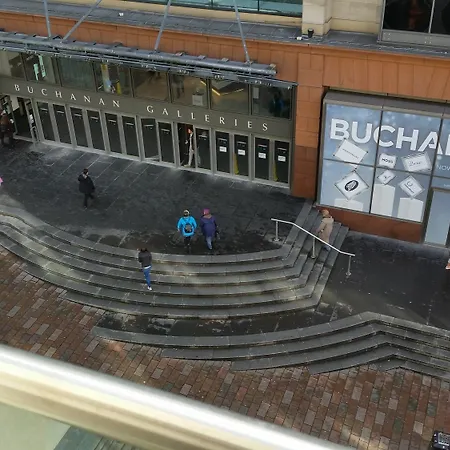 Buchanan Street 3 Bedroom *