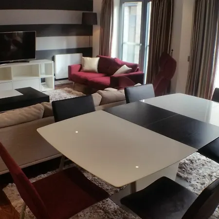 Buchanan Street 3 Bedroom 公寓
