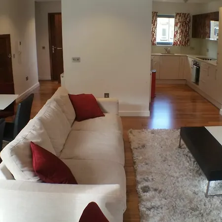 Buchanan Street 3 Bedroom 公寓 *