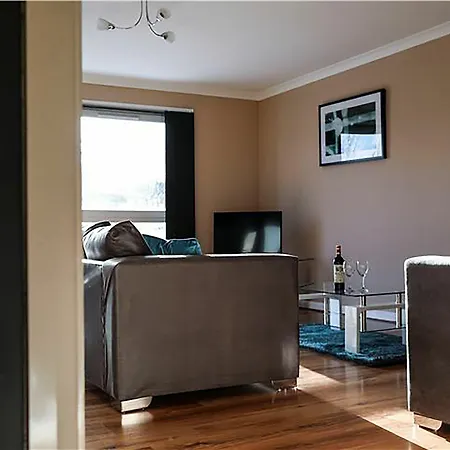 Diamond - Eaglesham Court Appartement *