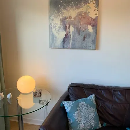 3 Bedroom Hillhead, With Balcony And Roof Garden Apartment Glasgow