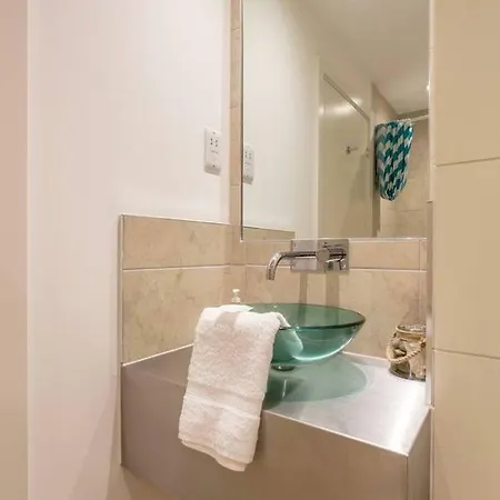 Bright Riverside Apt. W/ Terrace Glasgow