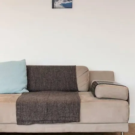 Bright Riverside Apt. W/ Terrace *
