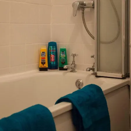 Apartment Comfortable And Fresh 1 Bedroom Glasgow