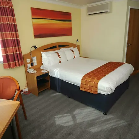 Hotel Express - Glasgow Airport By Ihg 3*