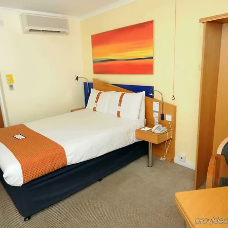 Express Riverside By Ihg Hotel