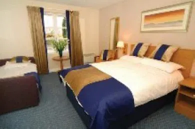 Crowwood And Alba Restaurant Hotel 3*