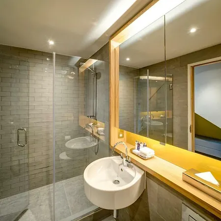 Apex Of 4* Glasgow