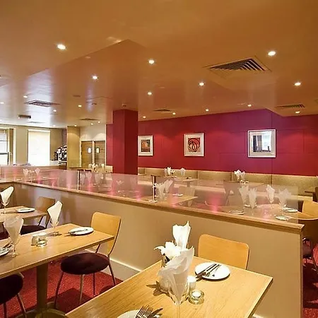 Hotel Premier Inn Glasgow City Centre 3*