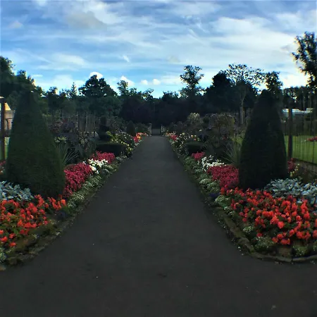 Daire Trefoil - 2 Bedrooms Glasgow