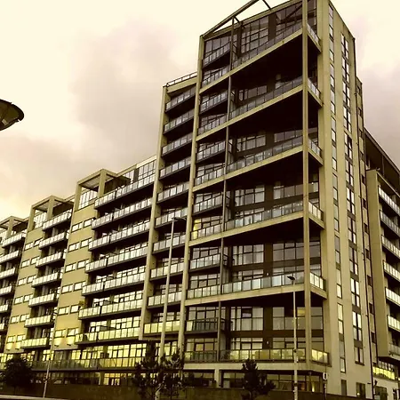 Lancefield Quay Apartment