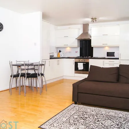 Barrland Court Lägenhet