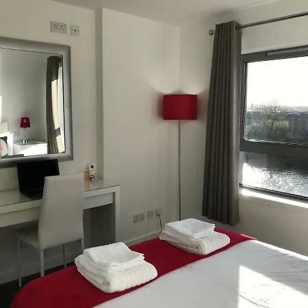 City Centre With River Clyde Views