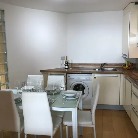 Apartment City Centre With River Clyde Views