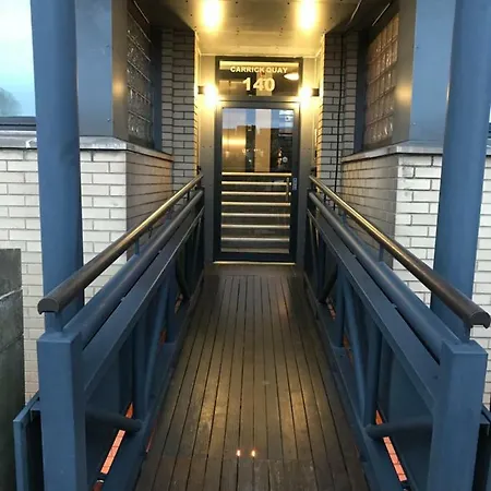 Apartment City Centre Riverside With Private Parking *