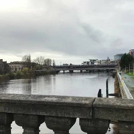 City Centre Riverside With Private Parking Glasgow