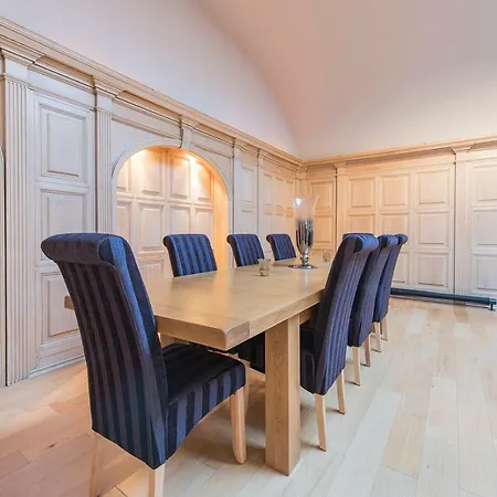 The Mews Luxury Apartment