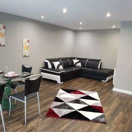 3 Bedroom Luxury * Glasgow