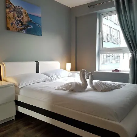 3 Bedroom Luxury * Glasgow