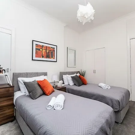 Klass Living - Dalmarnock Bridge Apartment, Rutherglen Apartment *